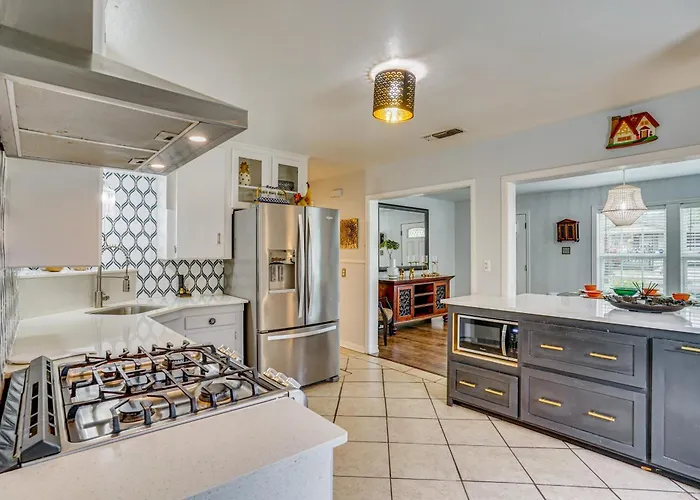 Family + Pet Friendly: Worth Near Tcu! Fort Worth