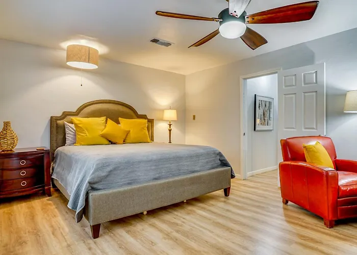 Family + Pet Friendly: Worth Near Tcu! Holiday home Fort Worth