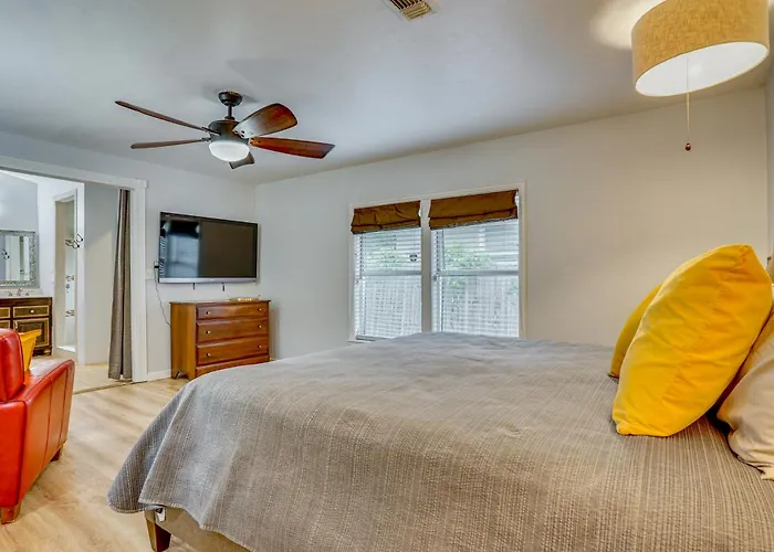 Family + Pet Friendly: Worth Near Tcu! * Fort Worth