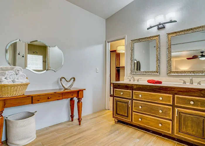 Family + Pet Friendly: Worth Near Tcu! Holiday home