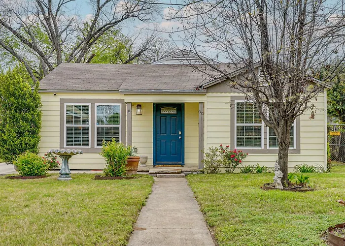 Family + Pet Friendly: Worth Near Tcu! *